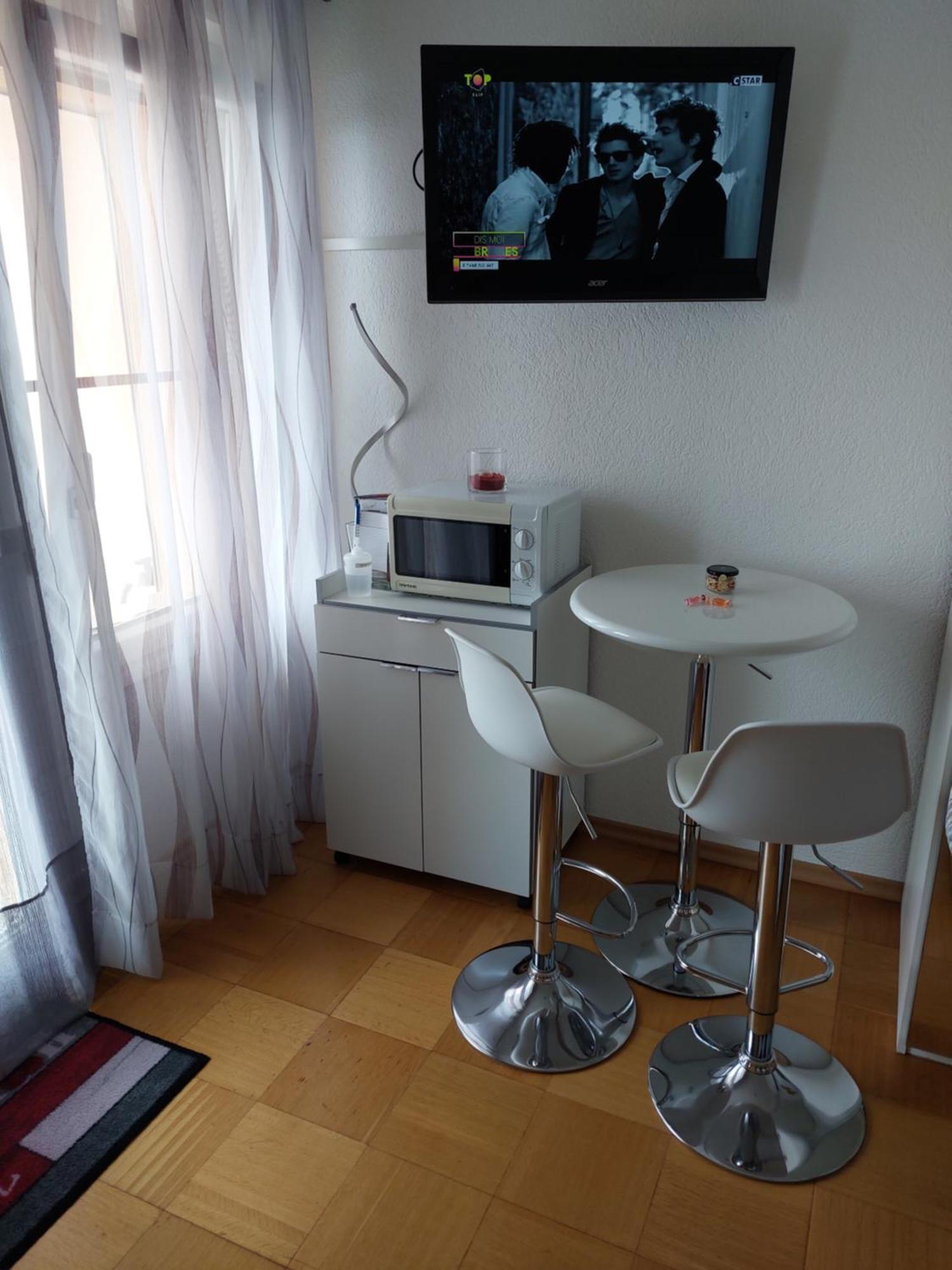 Joli Studio Avec Terrasse Et Vue Exclusivement Pour Non Fumeurs Бельмон-сюр-Лозанн Экстерьер фото